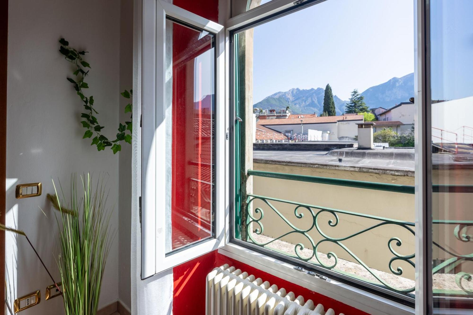 San Giacomo 4 Apartment Lecco Bagian luar foto