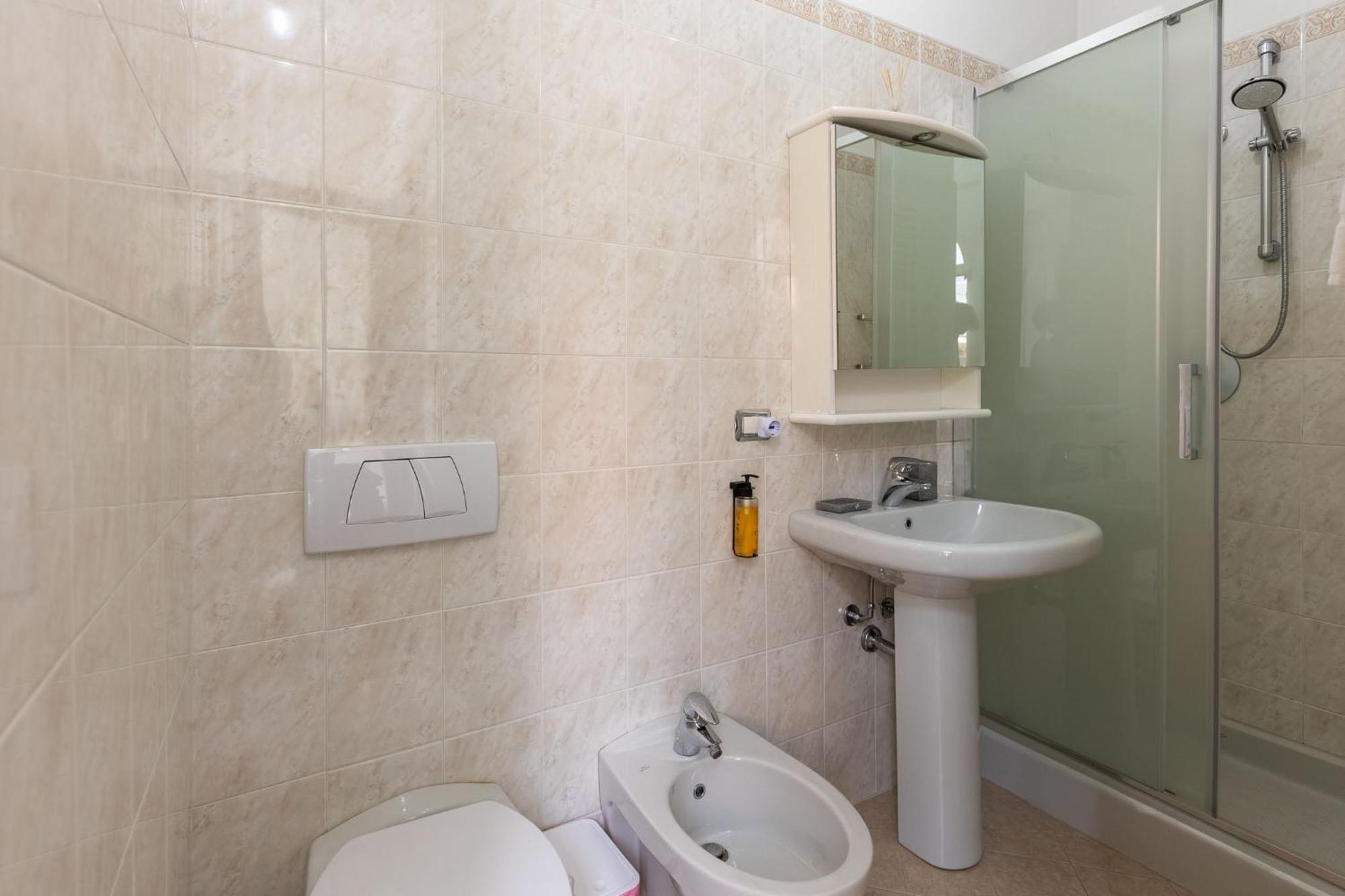 San Giacomo 4 Apartment Lecco Bagian luar foto